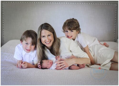 newborn photos in a New Orleans home with siblings