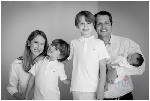 newborn photos in a New Orleans home with siblings